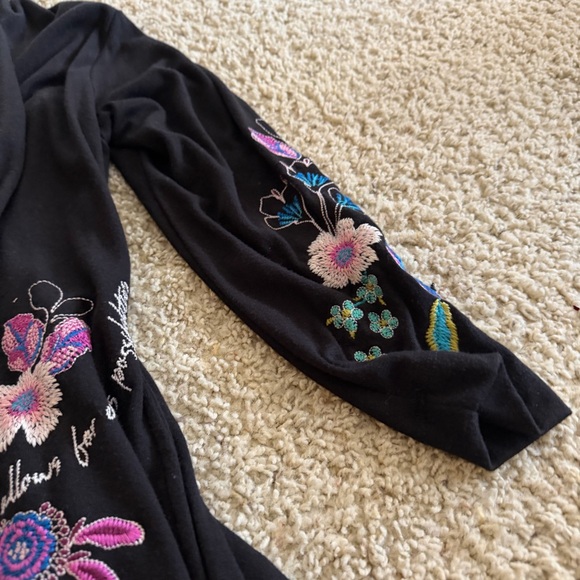 Johnny Was | Shilo Cozy Floral Embroidered Kimono Cardigan Size: Small - Picture 7 of 11